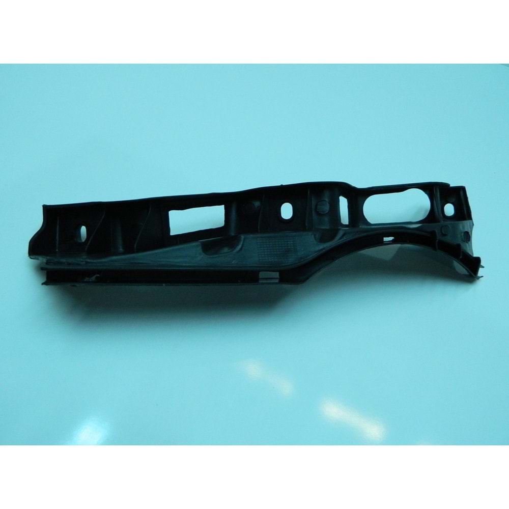 FAR ALT BRAKETİ SAĞ PASSAT 05-10 3C0807890A