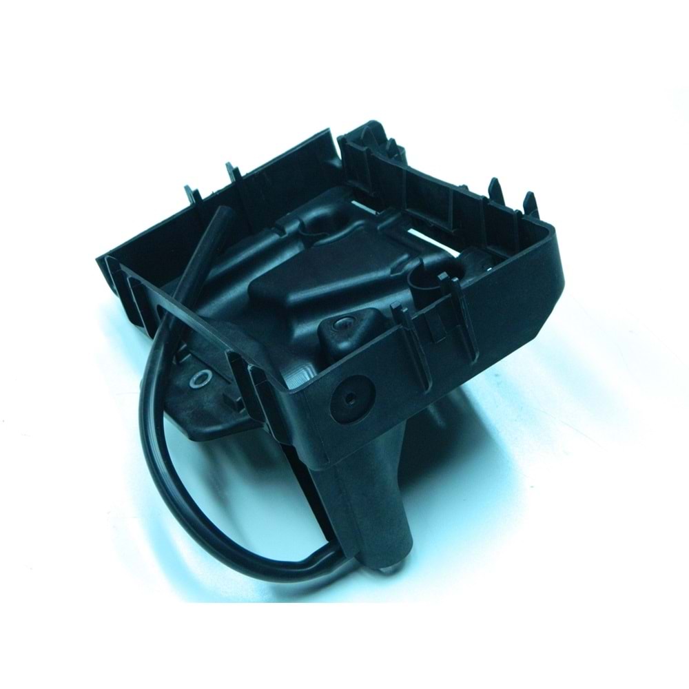 AKÜ ALT PLASTİĞİ