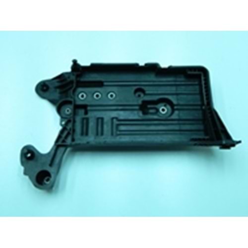 AKÜ ALT PLASTİĞİ
