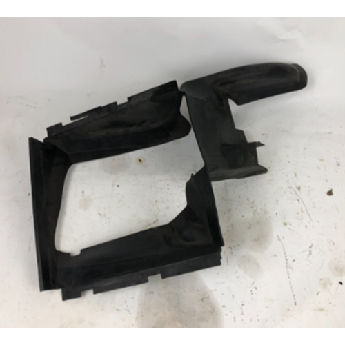 HAVA KILAVUZU AUDİ Q7 07-15 4L0117336