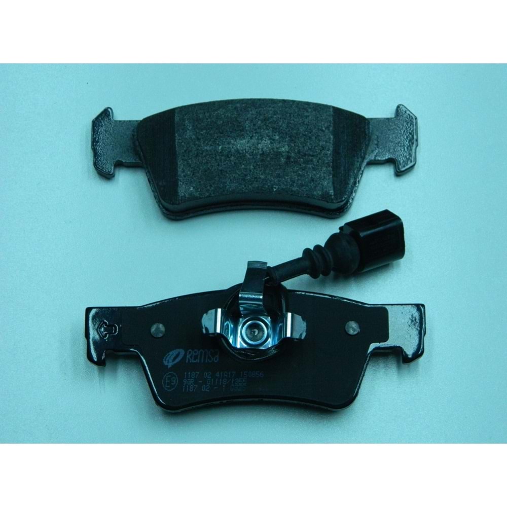 ARKA FREN BALATASI TOUAREG 03-07 7L6698451