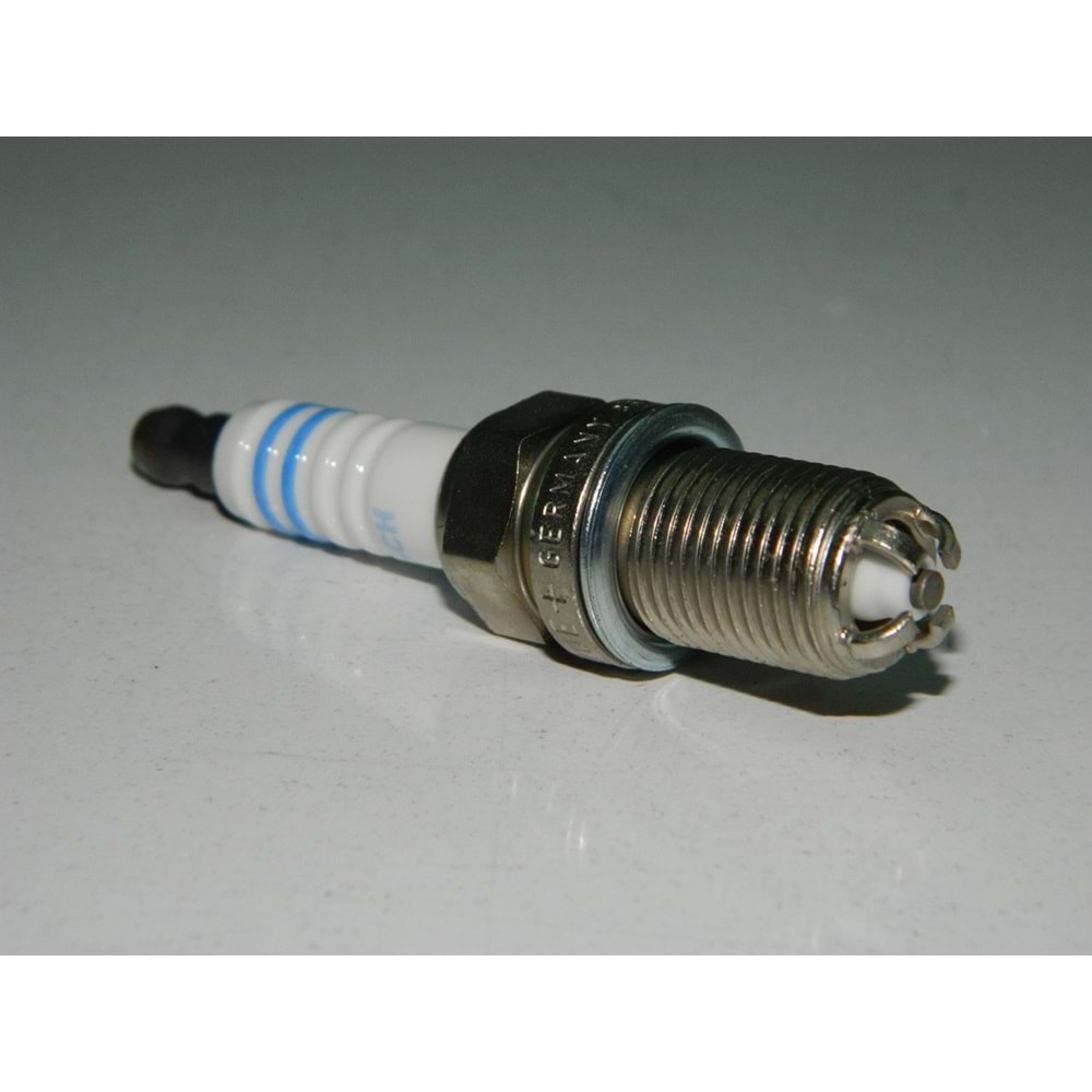 BUJİ A4 95-97/PASSAT 97-00 101000035HJ